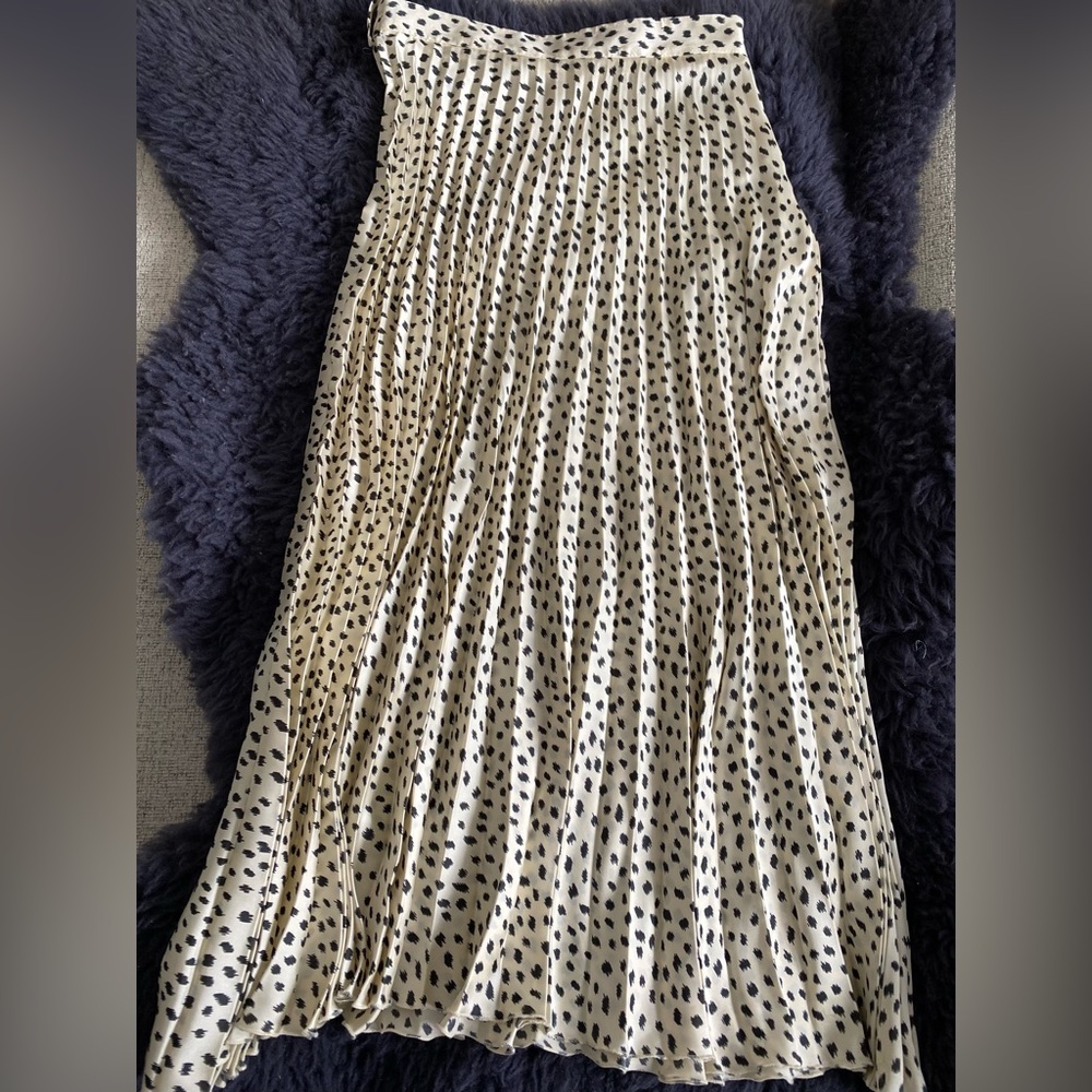 Zara Pleated MIDI Skirt - size small - Picture 1 of 4
